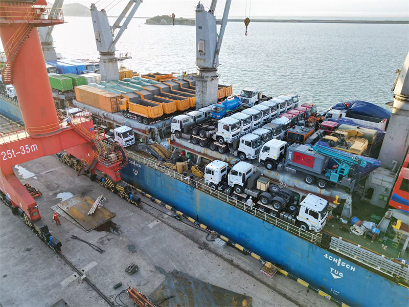 howo trucks shipping