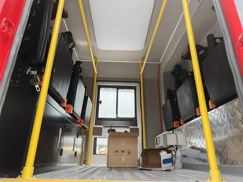 Fire truck independent seats