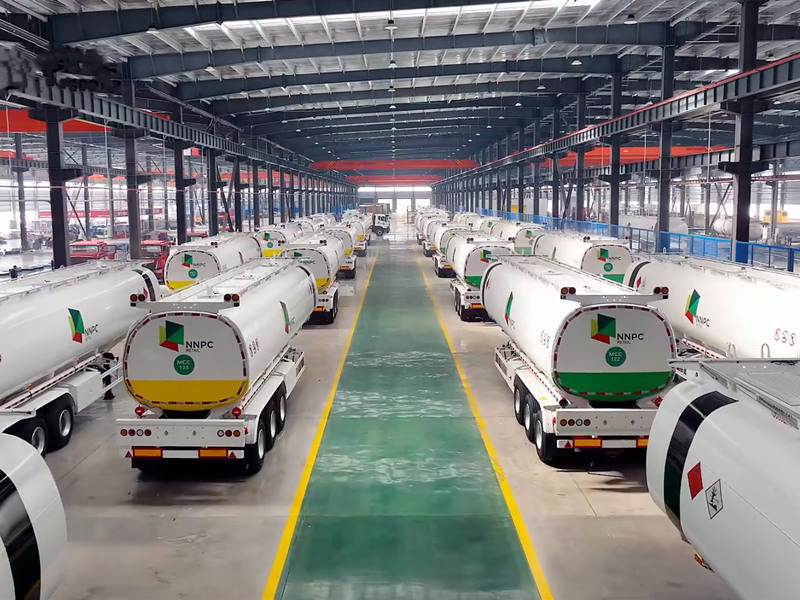 Heavy duty oil tank semi trailer