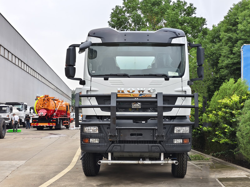 HOWO TX 6×6 water truck
