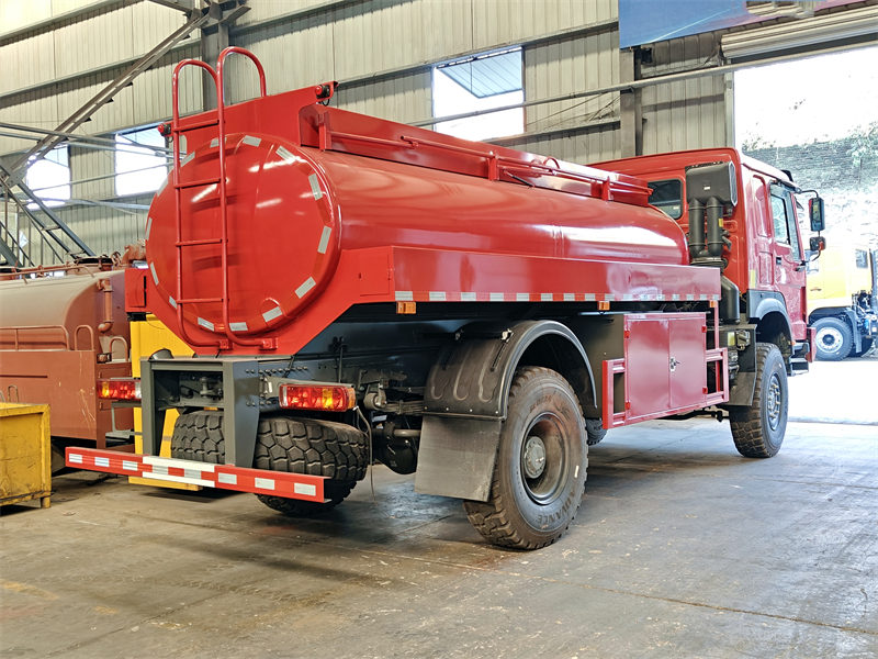 Howo off road 10000L water tanker