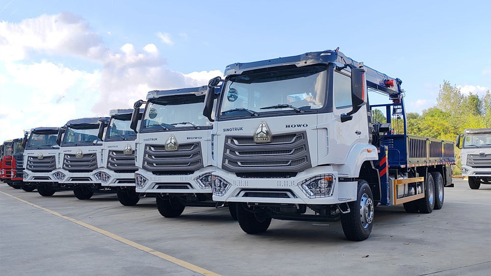 HOWO 트럭 탑재형 크레인 5대가 앙골라에 납품되었습니다.