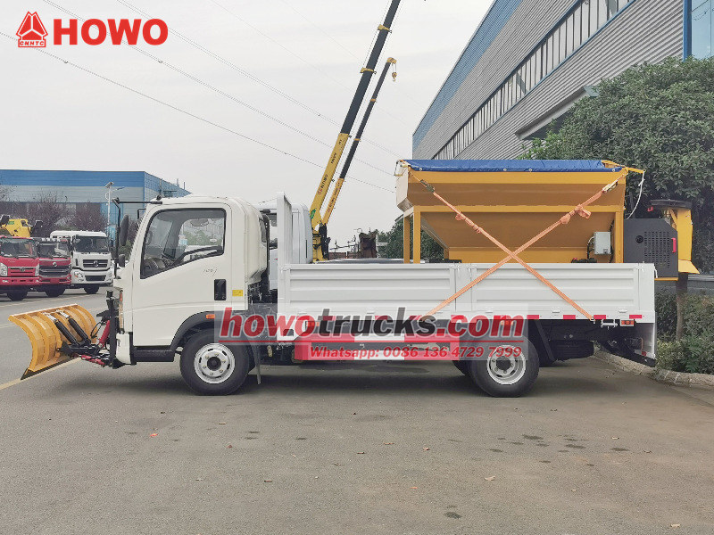 Snow sweeper removal truck HOWO
