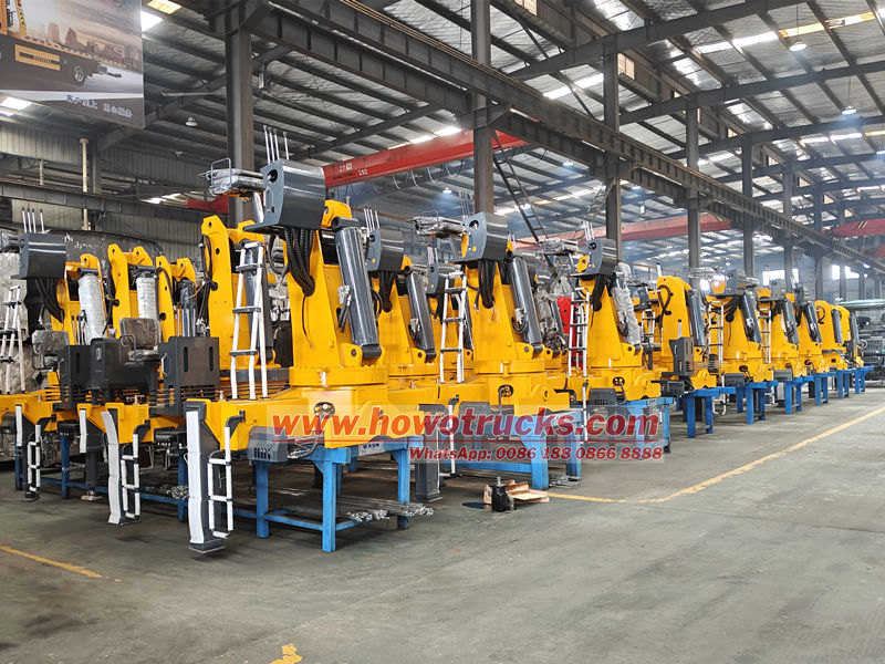 HOWO truck with crane factory