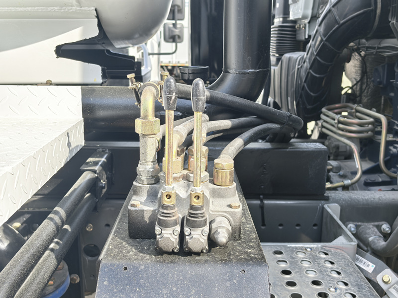  Hydraulic control valve